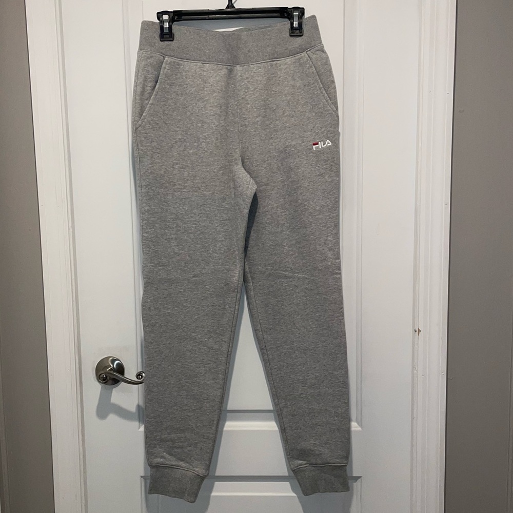 🔥 3 for $15 🔥
Fila baggy sweatpants jogger size small